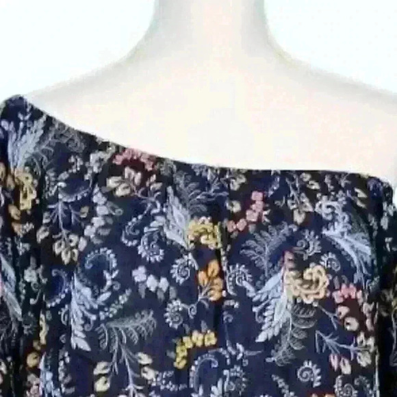 BLACK TUNIC Top ON or OFF SHOULDER Ruffle Hem and Cuff Lightweight size 1x XL - Picture 6 of 11